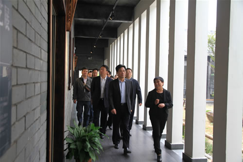 李建民市长在学校非遗传院调查研