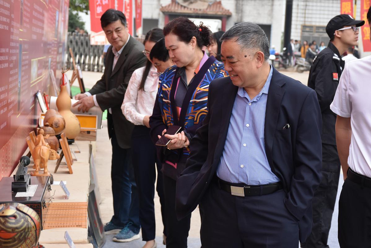 格林美股份有限公司董事长许开华莅临现场.JPG 格林美股份有限公司董事长许开华莅临现场.JPG